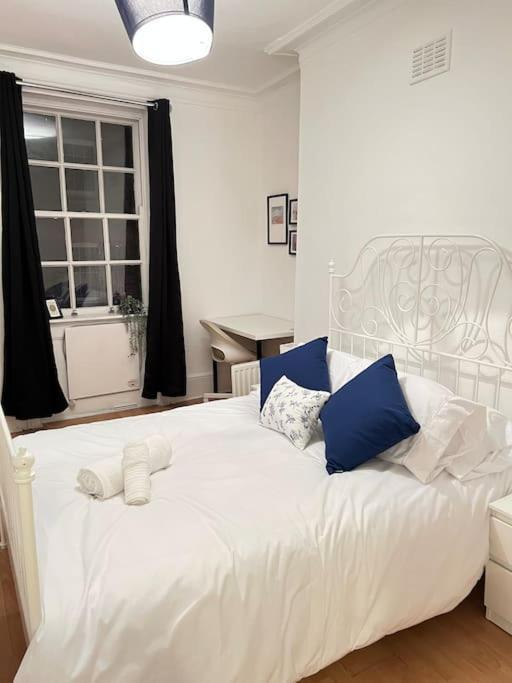 Lovely 2 Bed Flat In Soho! London Exteriör bild