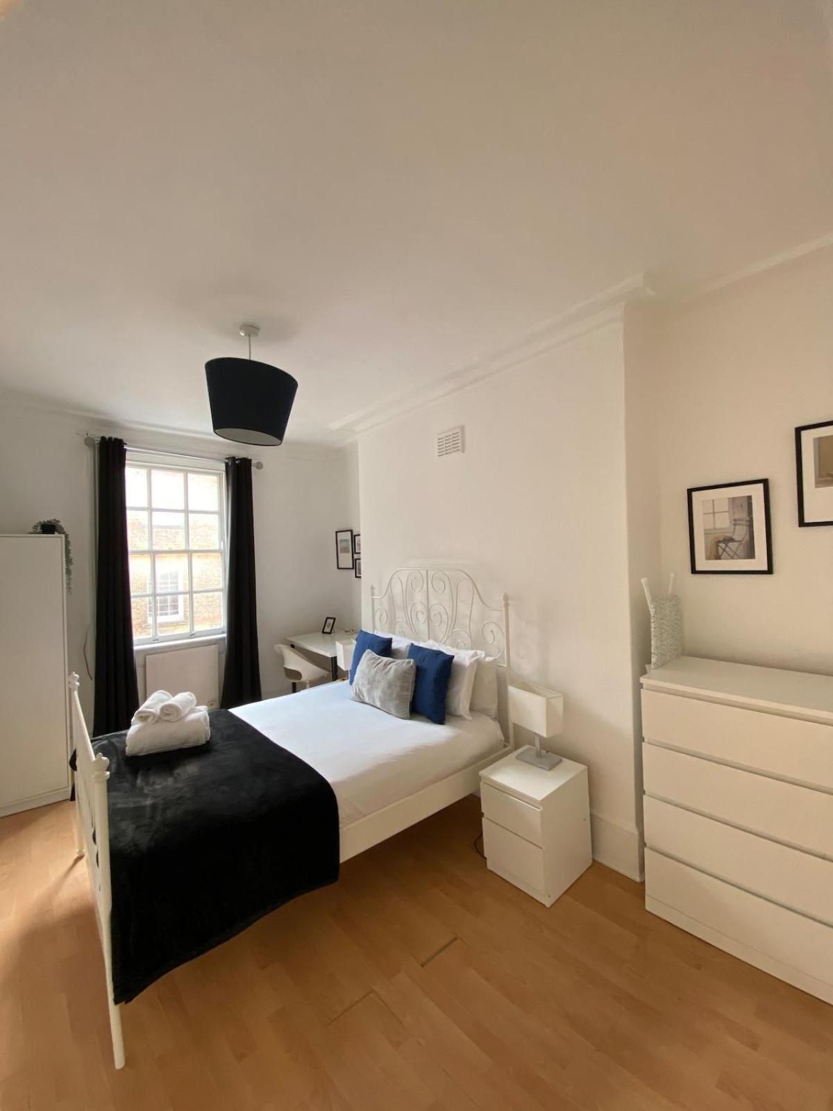 Lovely 2 Bed Flat In Soho! London Exteriör bild